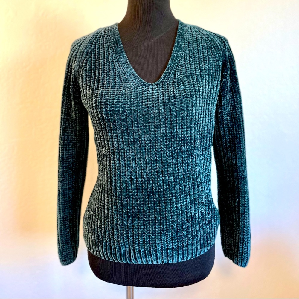 Soft and Luxurious Dark Teal Sweater, size XS